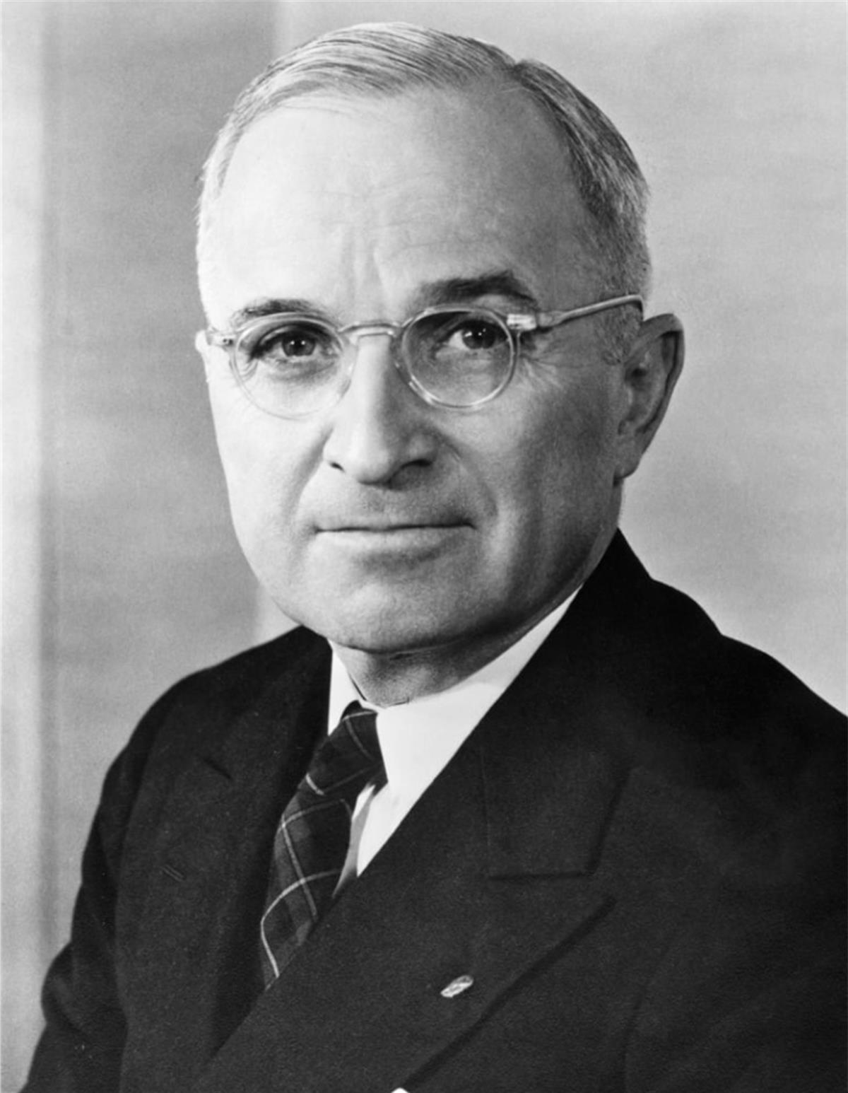 Resumen Biográfico: Harry S. Truman, 33º Presidente de los Estados Unidos