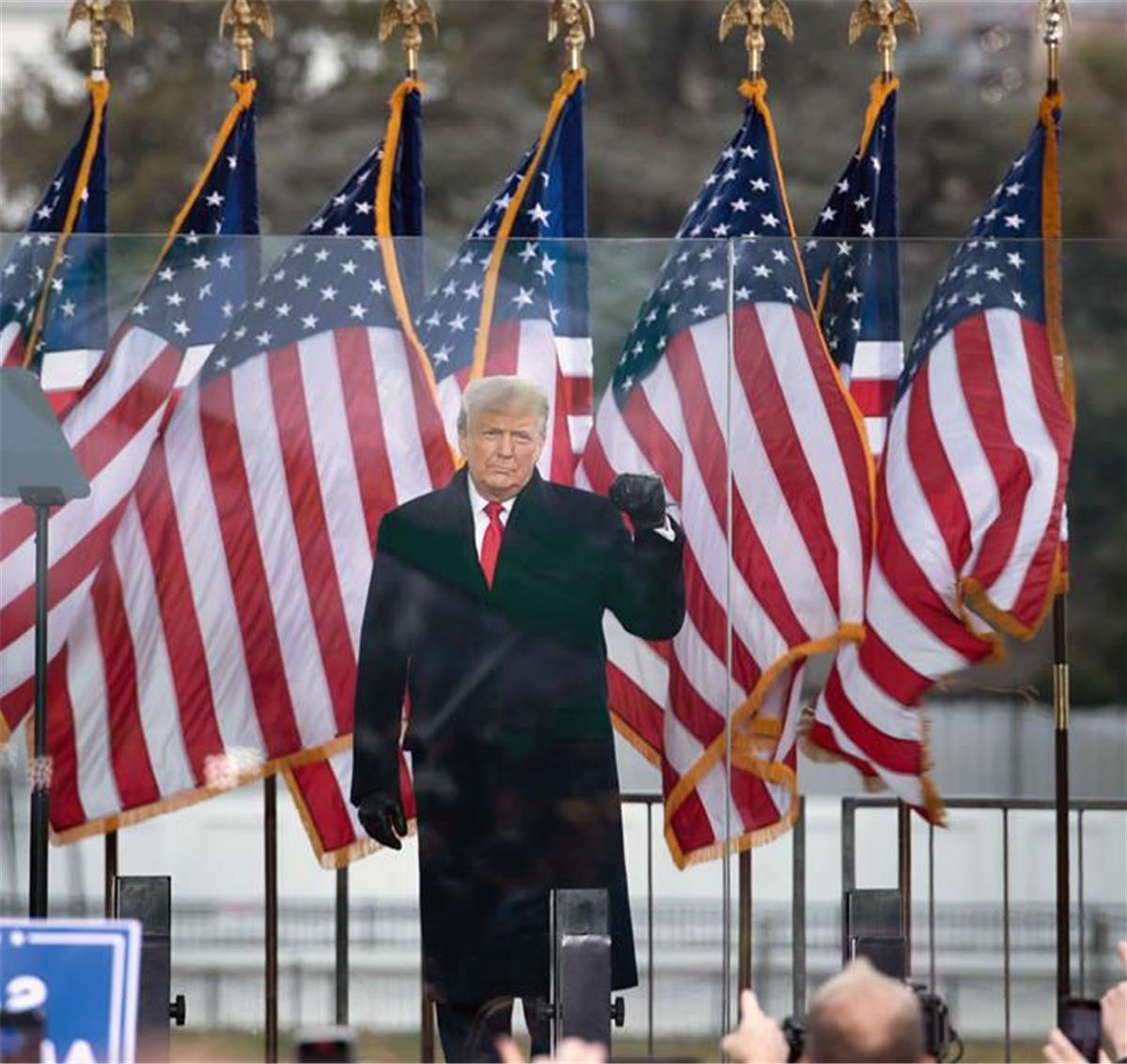 Trump apoya pena de muerte para 'violadores, asesinos y monstruos'