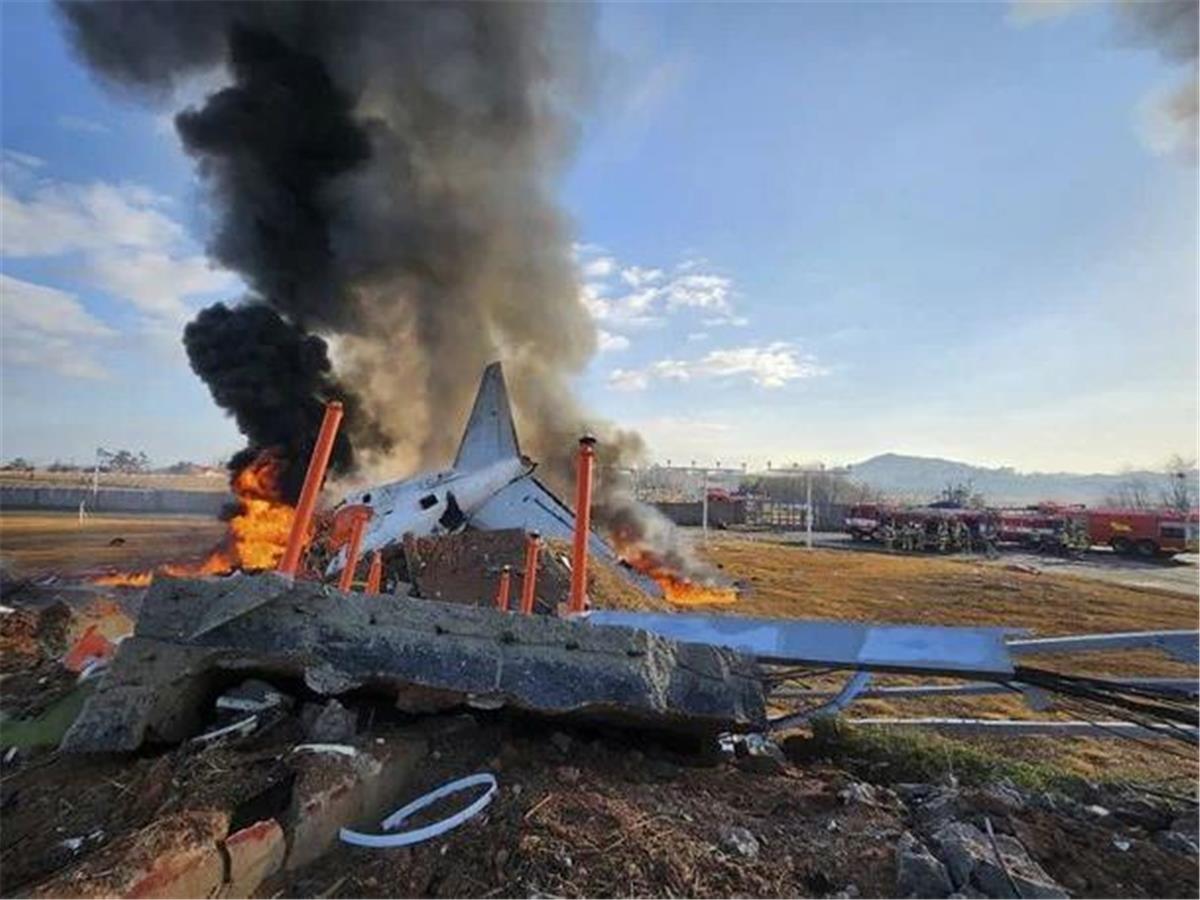 Las autoridades de Corea del Sur: la instalación de hormigón en la punta de la pista en regla, bajo investigación su impacto en el accidente